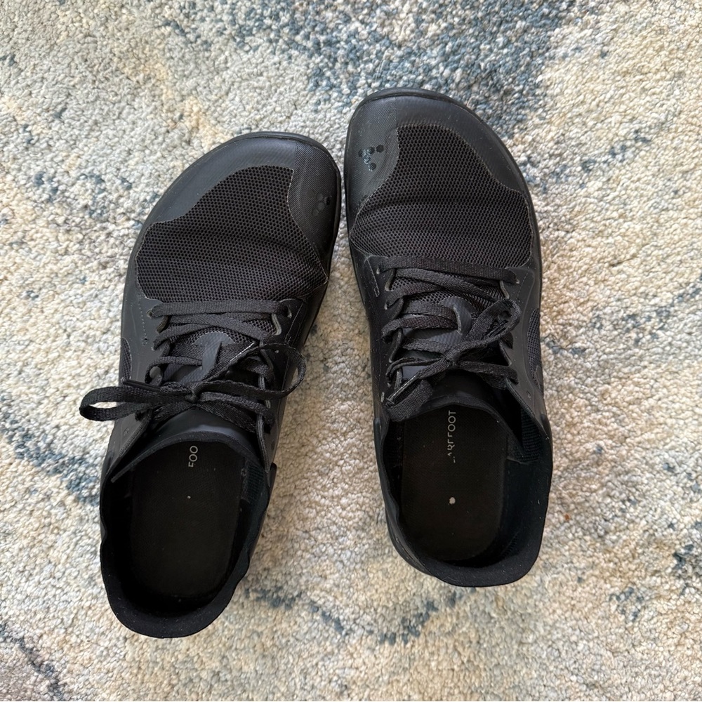 All-Black Women's Lightweight Athletic Sneakers